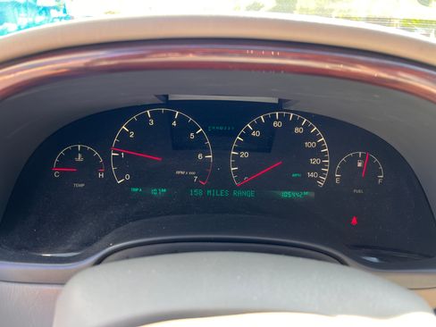 Used 2000 Cadillac De Ville DTS w/ Comfort/Convenience Pkg image 11