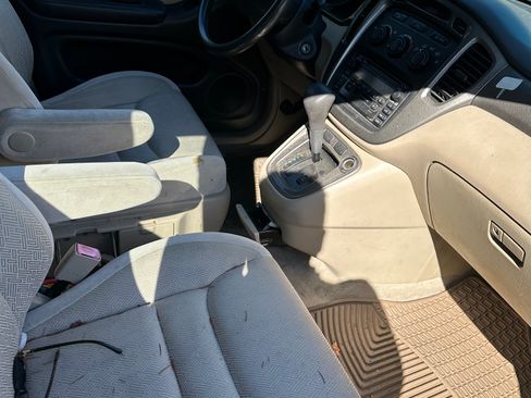 Used 2001 Toyota Highlander 2WD V6 image 9