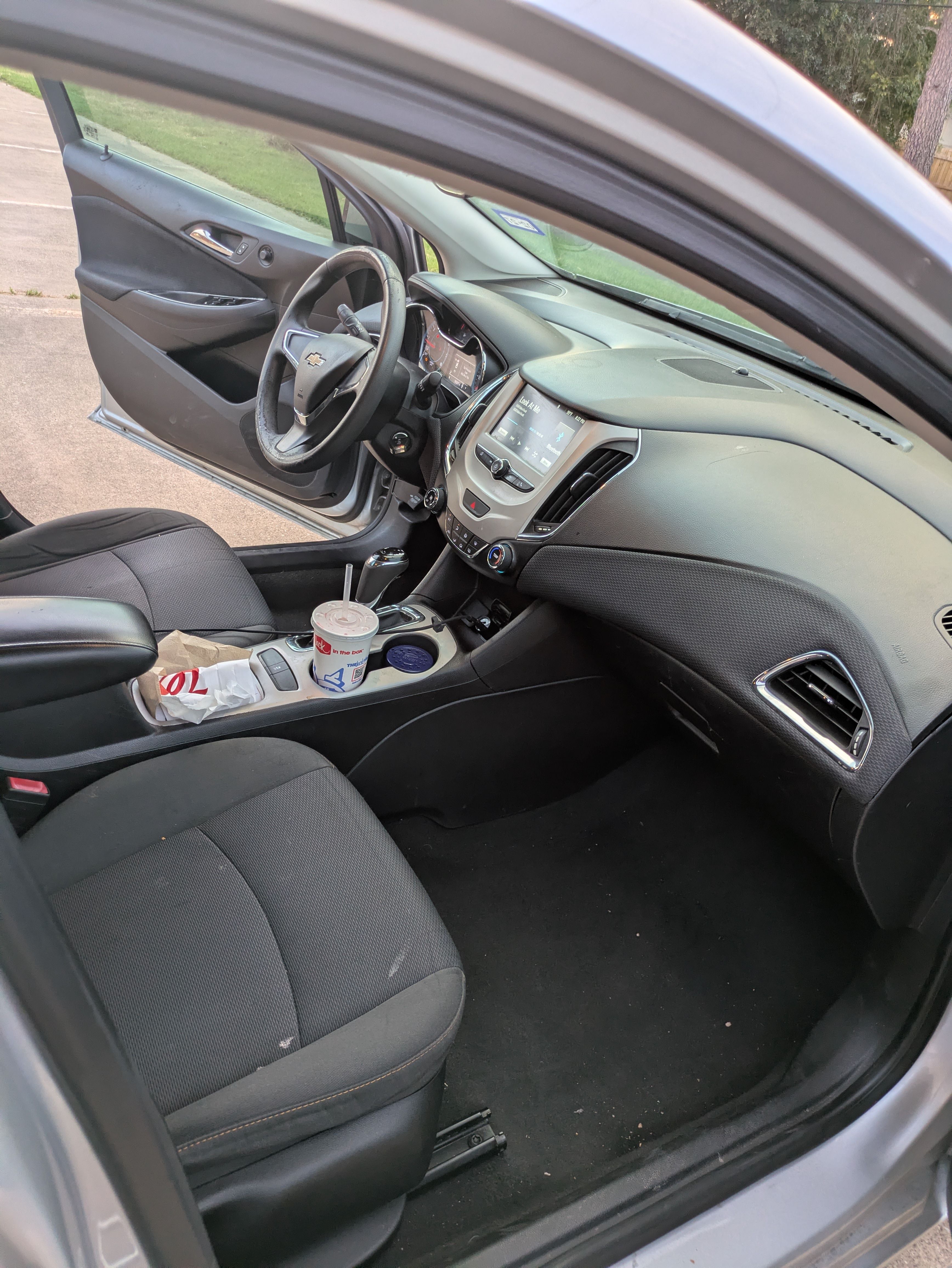 Used 2018 Chevrolet Cruze LS FWD image 11