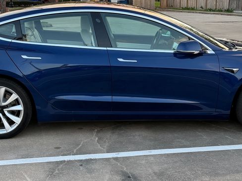 Used 2018 Tesla Model 3 Long Range image 16