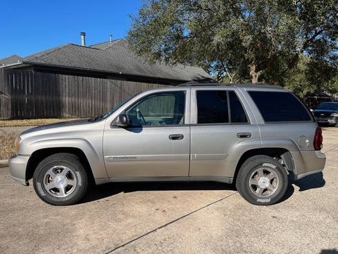 Used 2003 Chevrolet TrailBlazer LT image 1