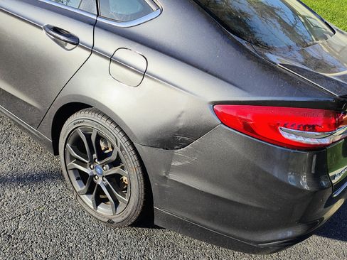 Used 2018 Ford Fusion SE w/ Equipment Group 601A image 10