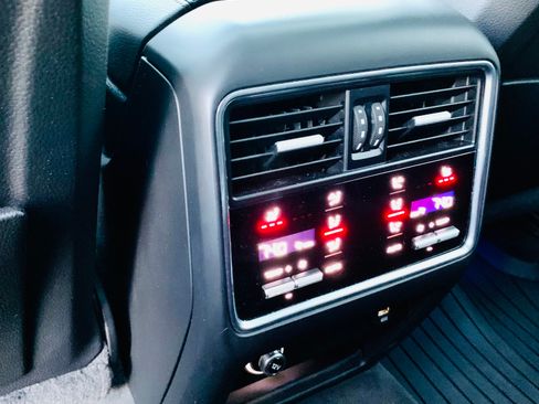 Used 2019 Porsche Cayenne image 16