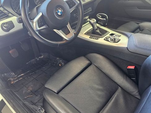 Used 2014 BMW Z4 sDrive35i RWD image 15