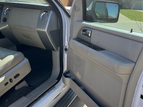 Used 2009 Ford Expedition EL Limited RWD image 25