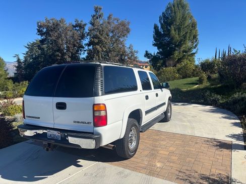 Used 2001 Chevrolet Suburban 2500 LS w/ LS Preferred Equipment Group image 6