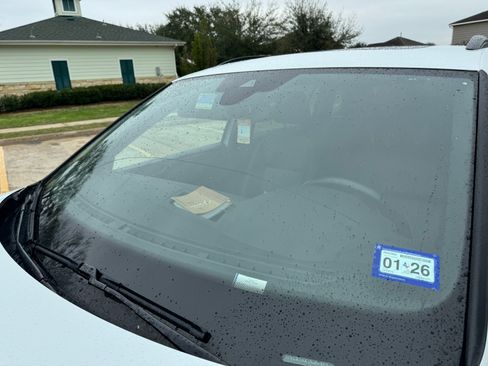 Used 2022 Volkswagen Tiguan SE R-Line image 11