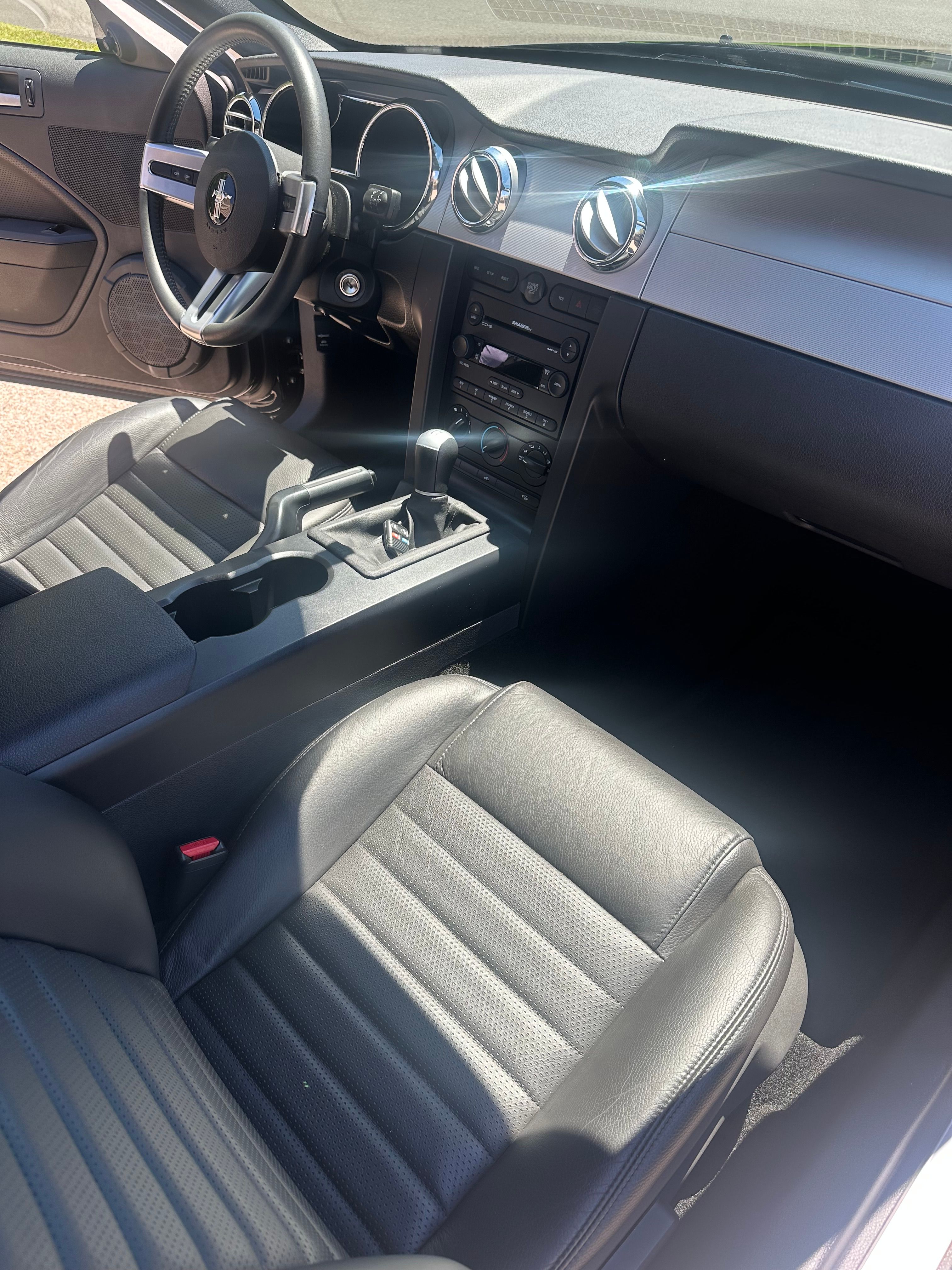 Used 2005 Ford Mustang GT Premium RWD image 10