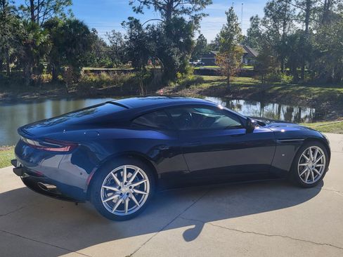 Used 2017 Aston Martin DB11 V12 RWD image 2