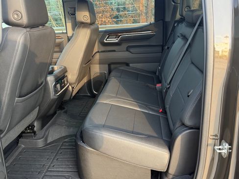 Used 2023 GMC Sierra 1500 Elevation w/ Elevation Premium Package image 5