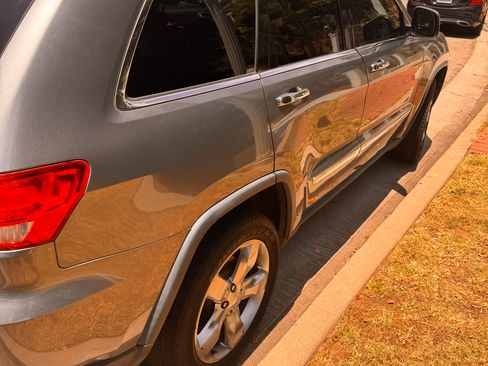Used 2013 Jeep Grand Cherokee Overland RWD image 14