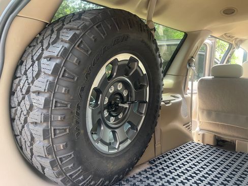 Used 2004 Ford Excursion Limited AWD/4WD image 24