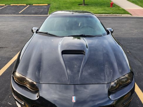 Used 2000 Chevrolet Camaro Z28 w/ SS Performance/Appearance Pkg image 5