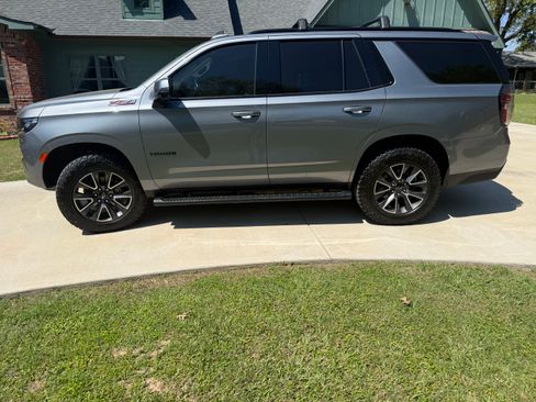 Used 2021 Chevrolet Tahoe Z71 w/ Z71 Signature Package image 1