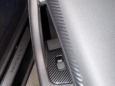 Used 2023 Tesla Model Y AWD image 10