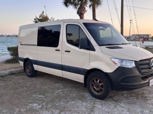 Used 2021 Mercedes-Benz Sprinter 2500 image 1