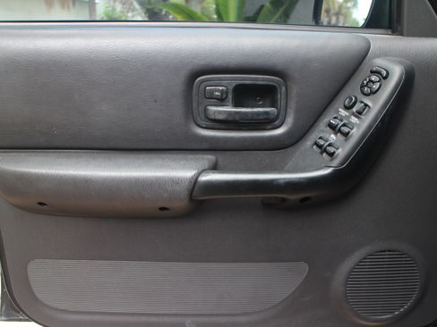 Used 2000 Jeep Cherokee Sport AWD/4WD image 8