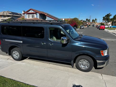 Used 2016 Nissan NV 3500 SL image 5