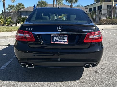 Used 2010 Mercedes-Benz E 63 AMG Sedan image 9