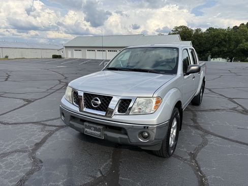 Used 2011 Nissan Frontier SV w/ SV Premium Utility Pkg RWD image 1