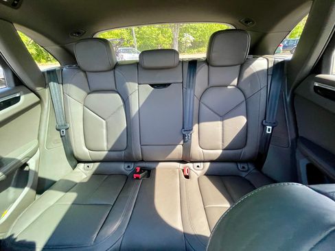 Used 2017 Porsche Macan S image 16