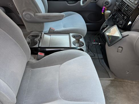 Used 2004 Toyota Sienna LE FWD image 18