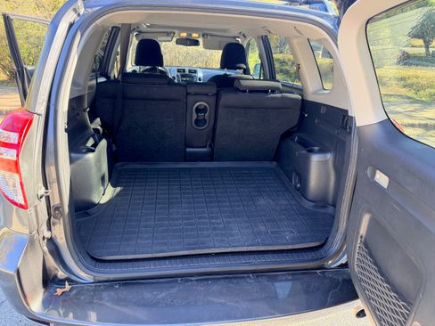 Used 2010 Toyota RAV4 Sport image 8