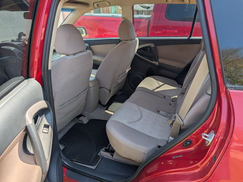 Used 2004 Toyota RAV4 2WD image 8