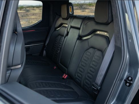 Used 2022 Rivian R1T Adventure AWD/4WD image 27