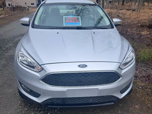 Used 2015 Ford Focus SE w/ SE Sport Package FWD image 1