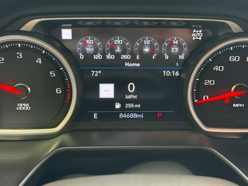 Used 2021 Chevrolet Suburban High Country w/ Premium Package AWD/4WD image 13