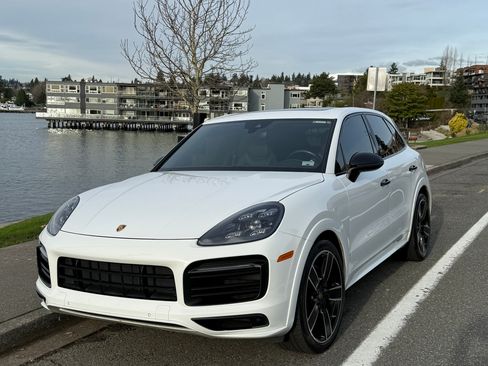Used 2019 Porsche Cayenne S AWD/4WD image 2