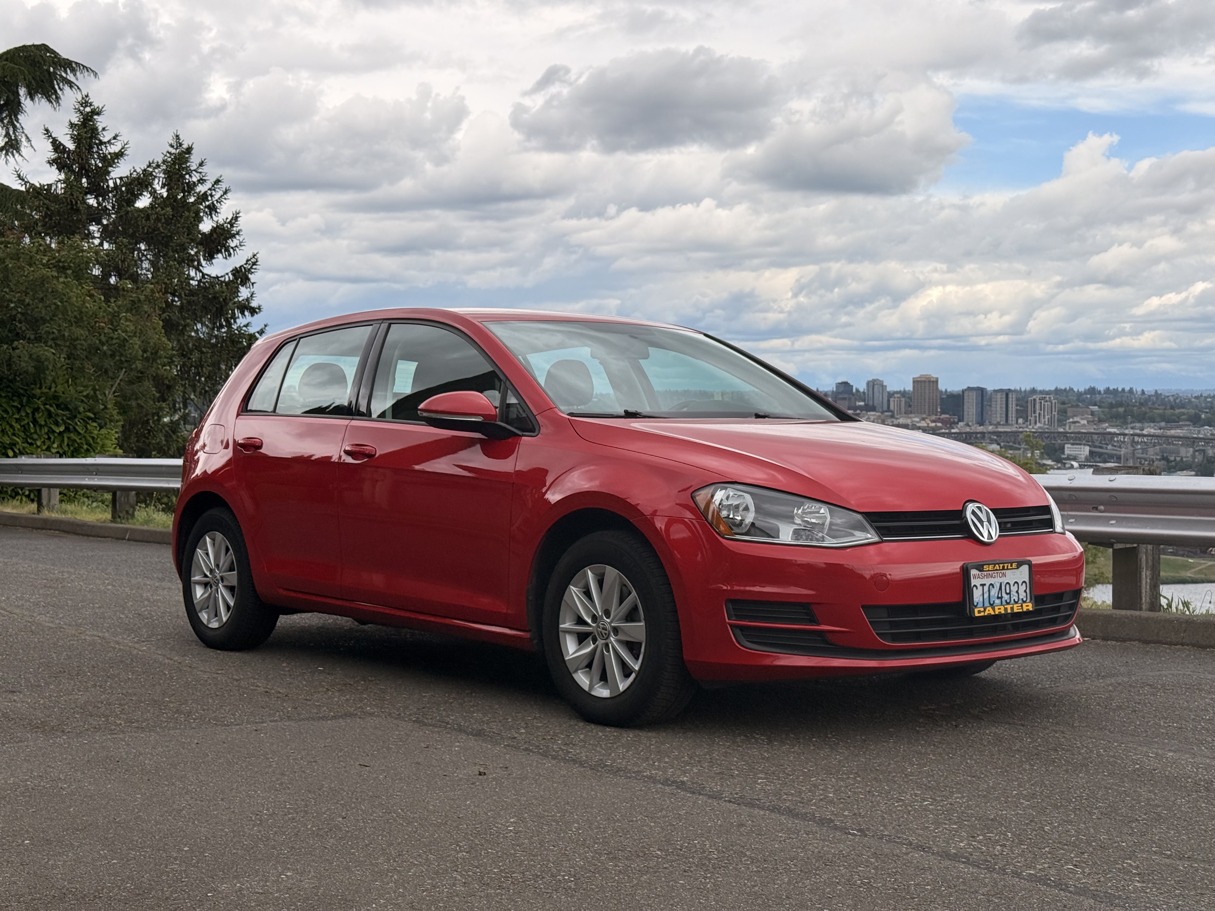 Used 2016 Volkswagen Golf S FWD image 2