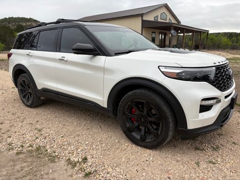 Used 2023 Ford Explorer ST w/ Equipment Group 401A image 5