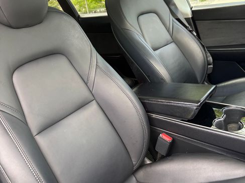 Used 2020 Tesla Model Y Long Range image 6