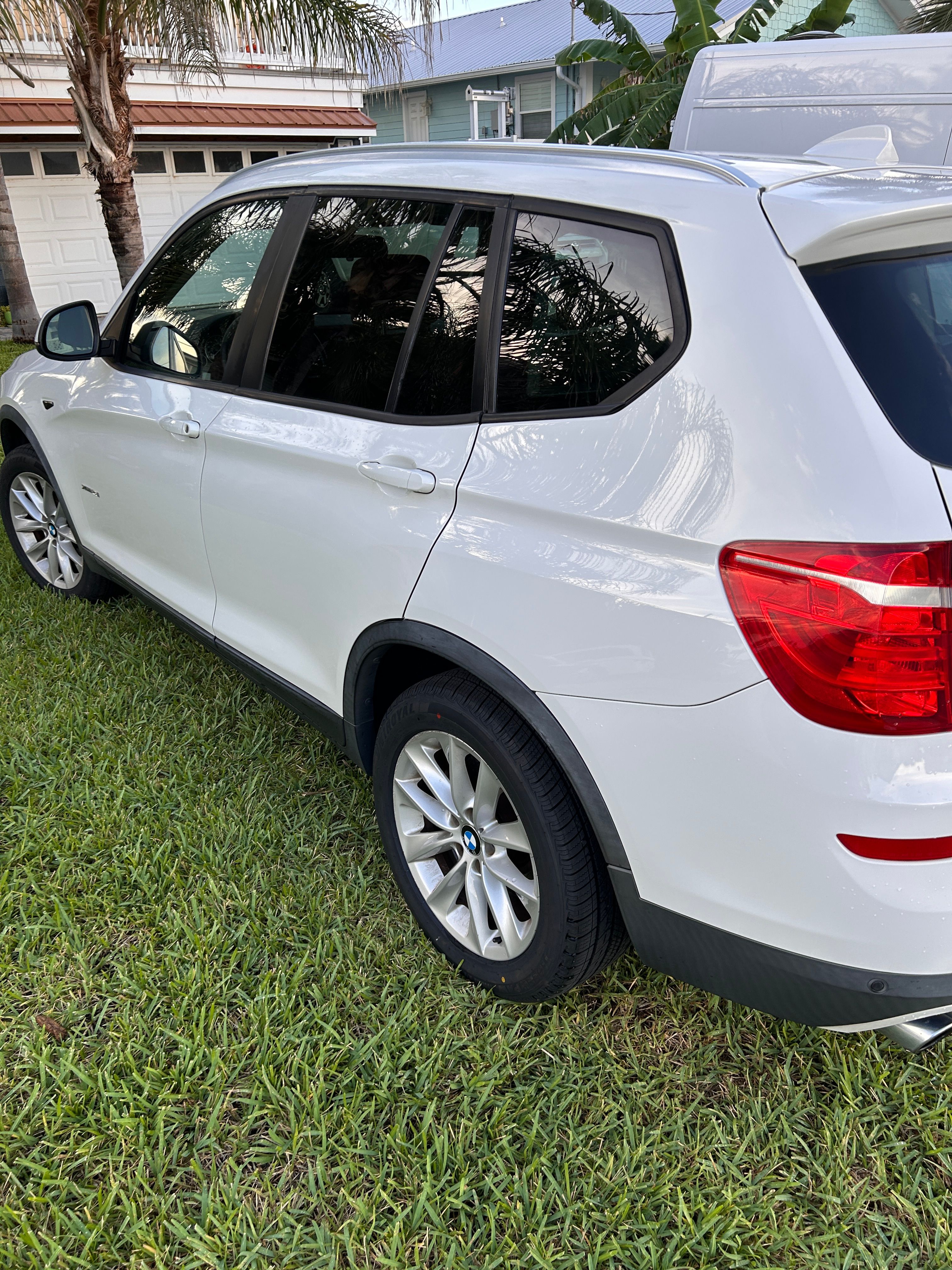 Used 2017 BMW X3 xDrive28i AWD/4WD image 4