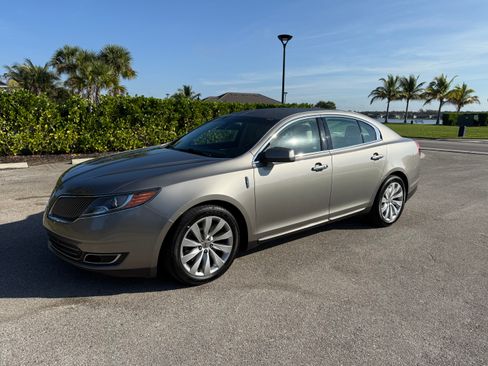 Used 2015 Lincoln MKS Sedan 4D image 1