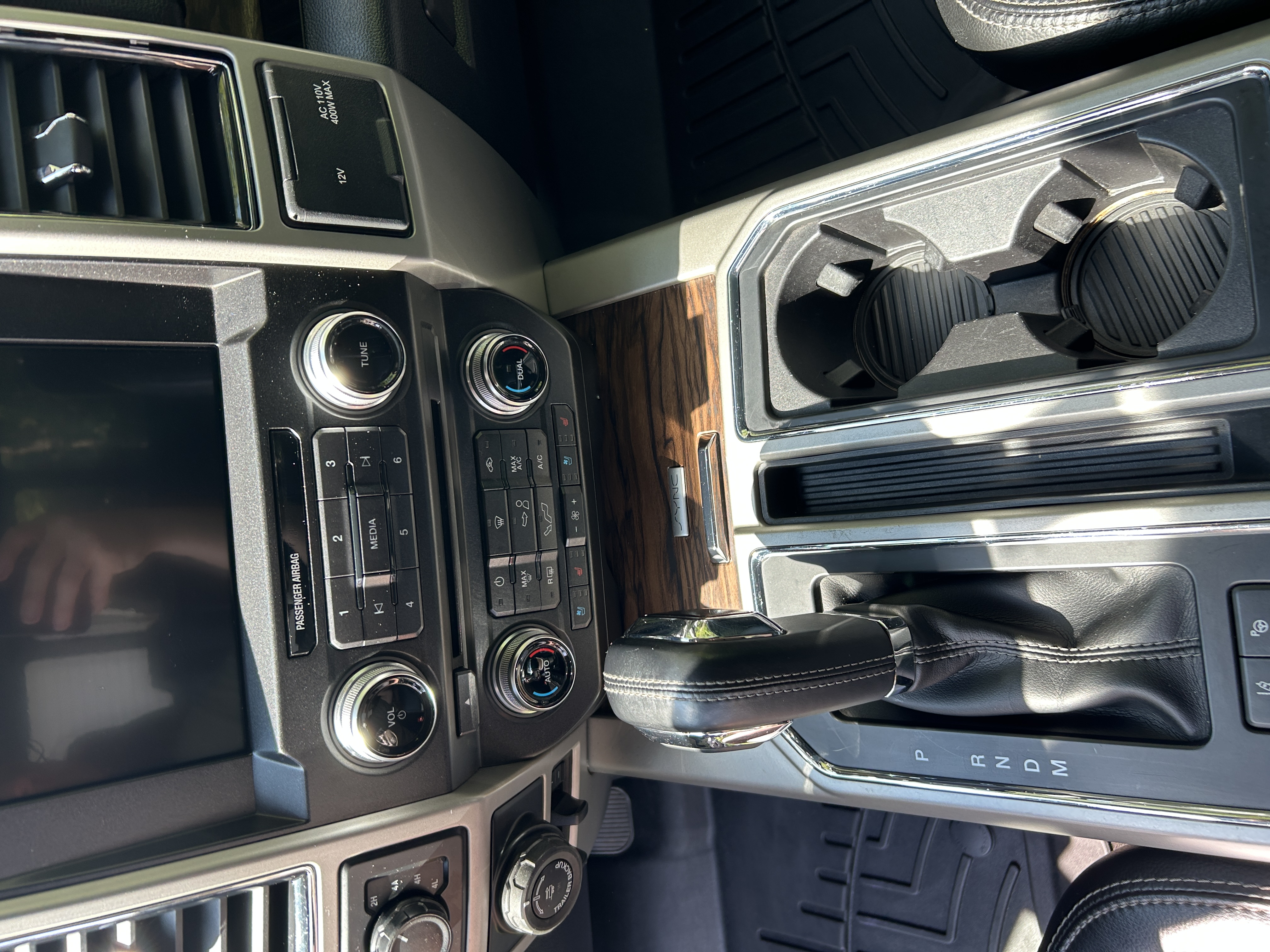 Used 2018 Ford F150 Lariat w/ Equipment Group 502A Luxury AWD/4WD image 10