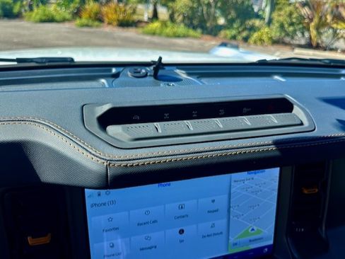 Used 2024 Ford Bronco Badlands image 16