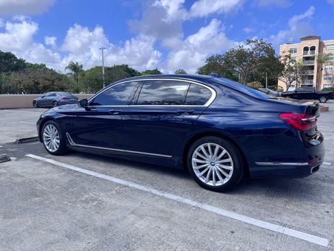 Used 2017 BMW 740i image 13