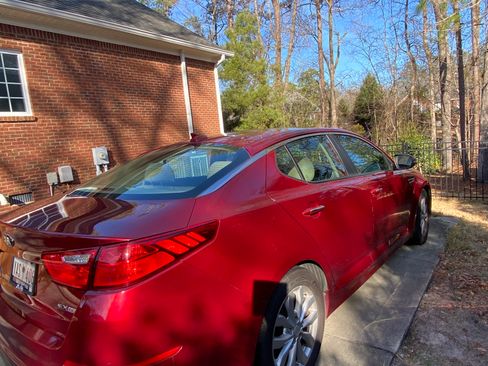 Used 2014 Kia Optima EX image 11