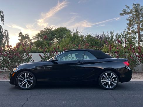 Used 2017 BMW 230i Convertible image 5