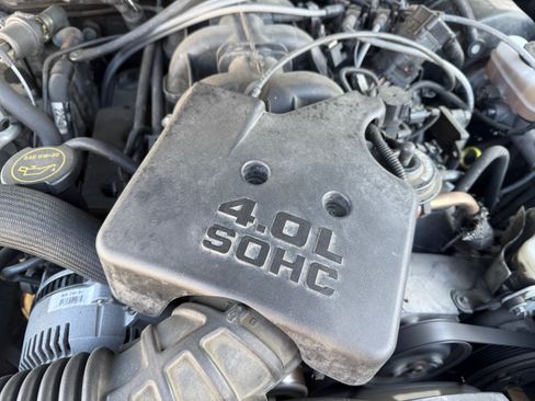 Used 2004 Ford Explorer Sport Trac XLT image 18