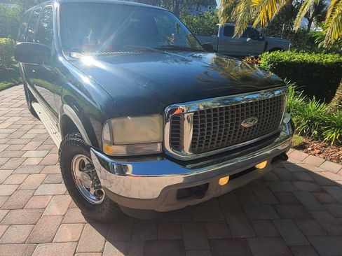 Used 2002 Ford Excursion XLT image 4