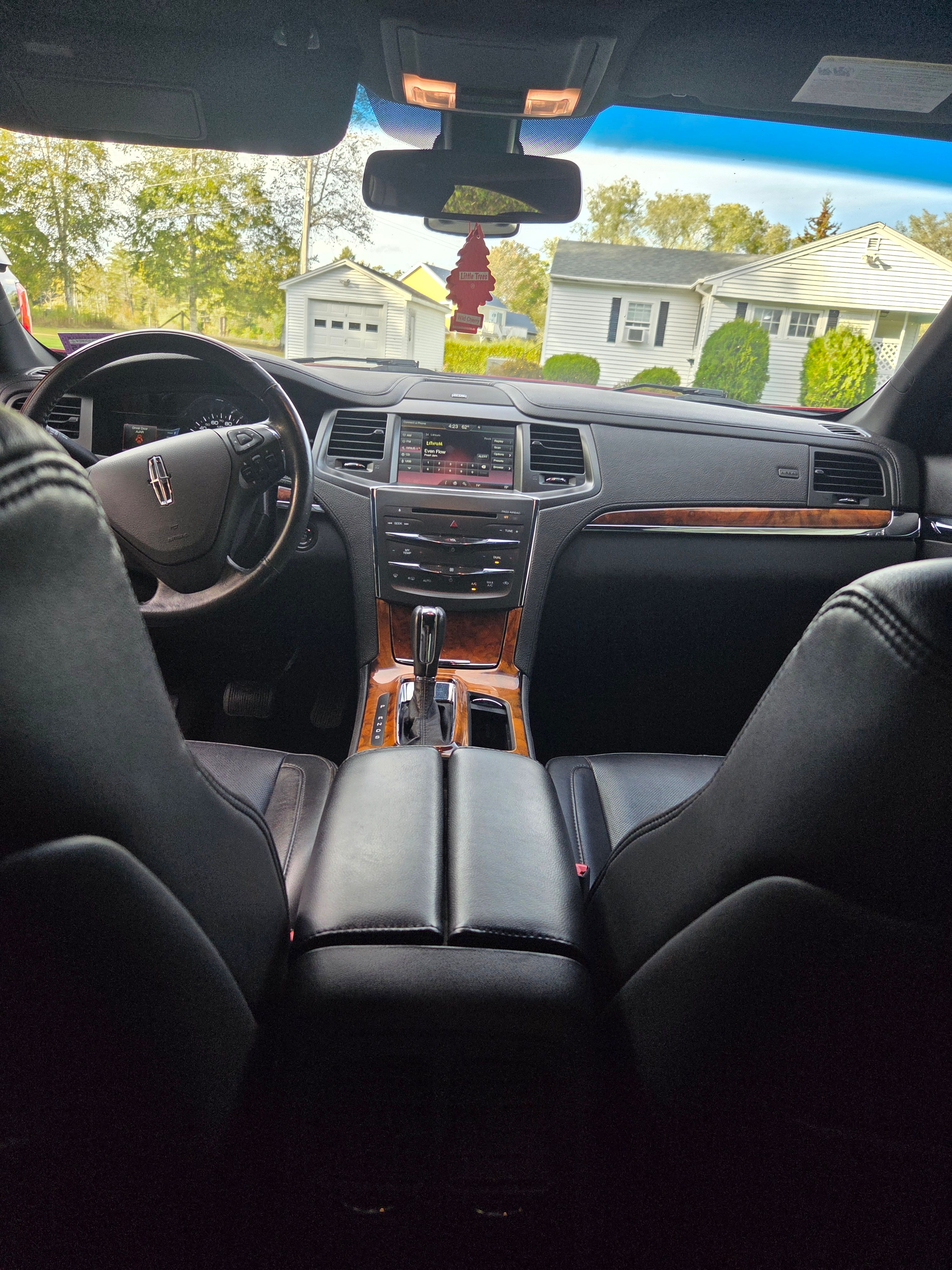Used 2015 Lincoln MKS AWD w/ Equipment Group 201A image 12