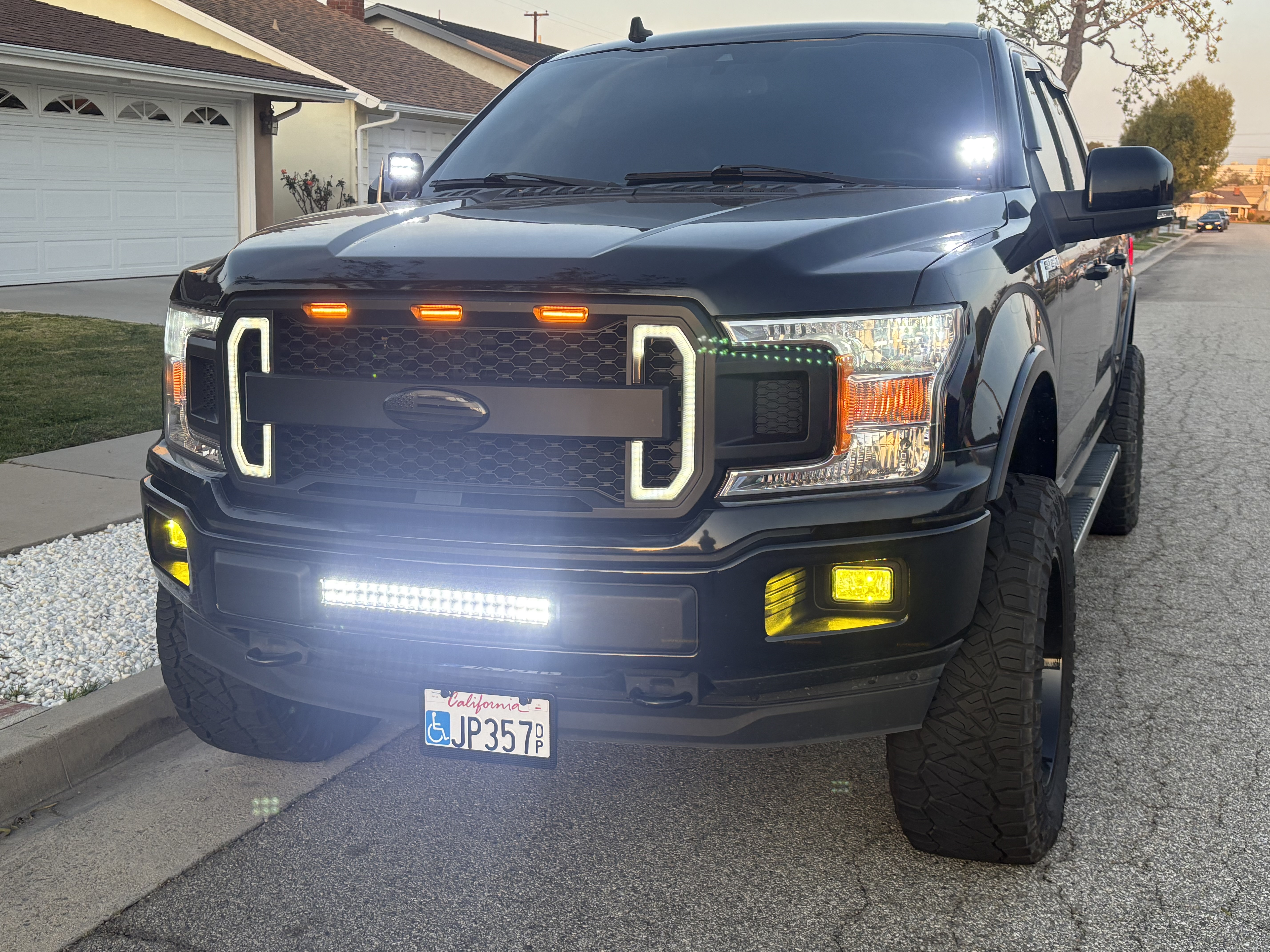 Used 2019 Ford F150 Lariat AWD/4WD image 8