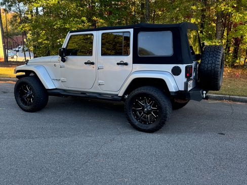 Used 2008 Jeep Wrangler Unlimited Sahara w/ Trailer Tow Group image 9