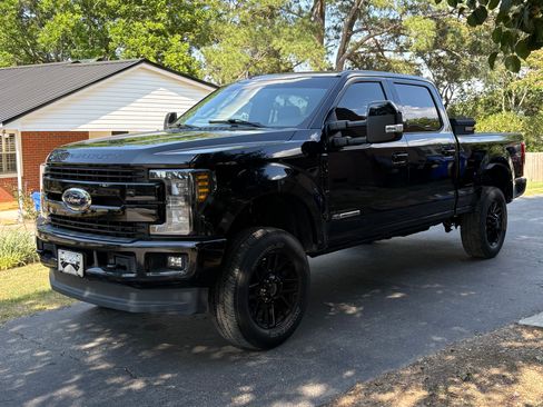 Used 2019 Ford F250 Lariat AWD/4WD image 2