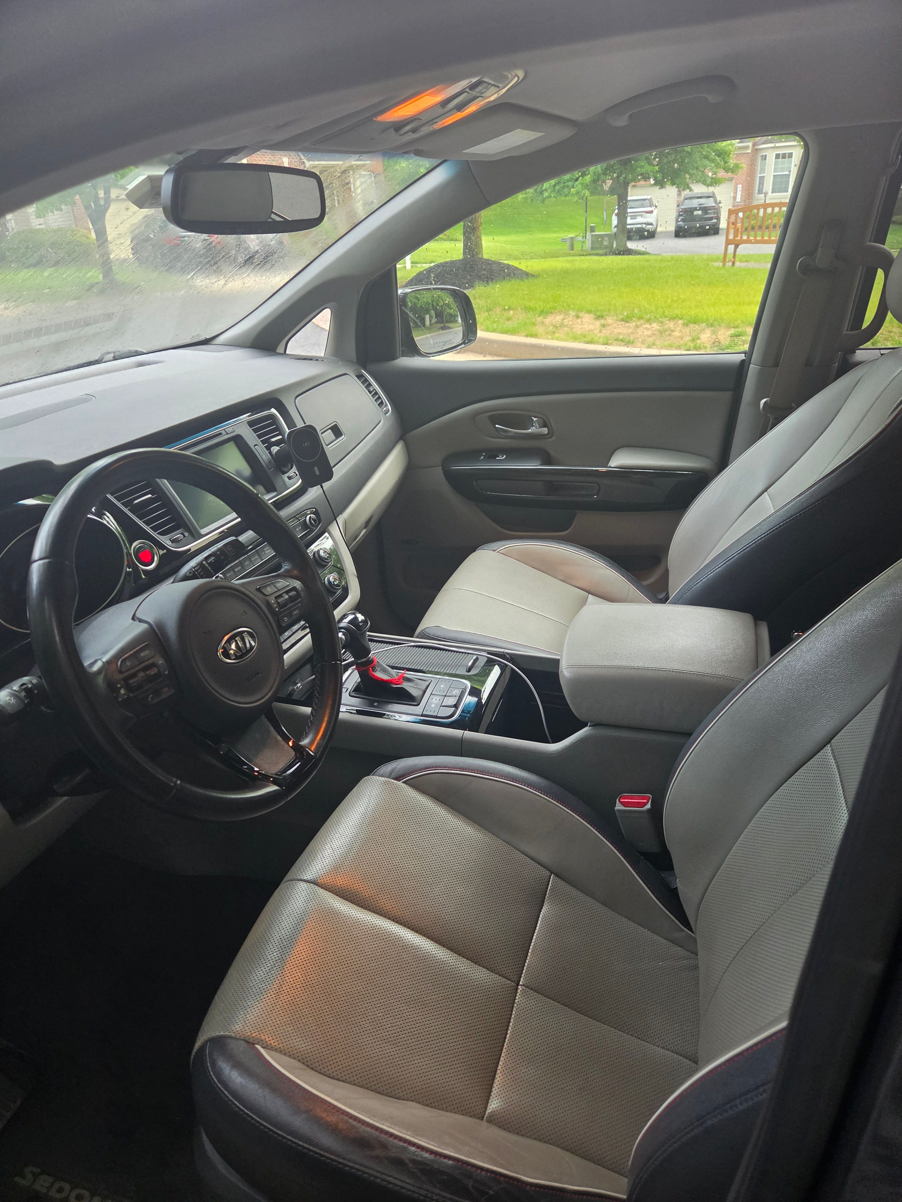 Used 2015 Kia Sedona SX FWD image 6