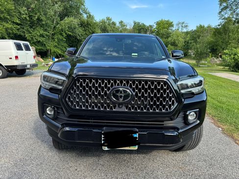 Used 2021 Toyota Tacoma Limited w/ Nightshade Package AWD/4WD image 2